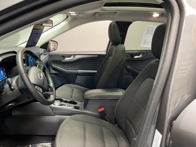 Used 2024 Ford Escape Active w/ Tech Pack #2 AWD/4WD image 17
