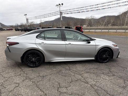 Used 2023 Toyota Camry XSE image 3