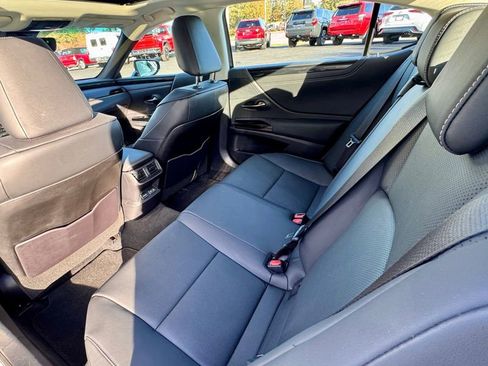 Used 2023 Lexus ES 350 w/ Accessory Package (Z1) image 13
