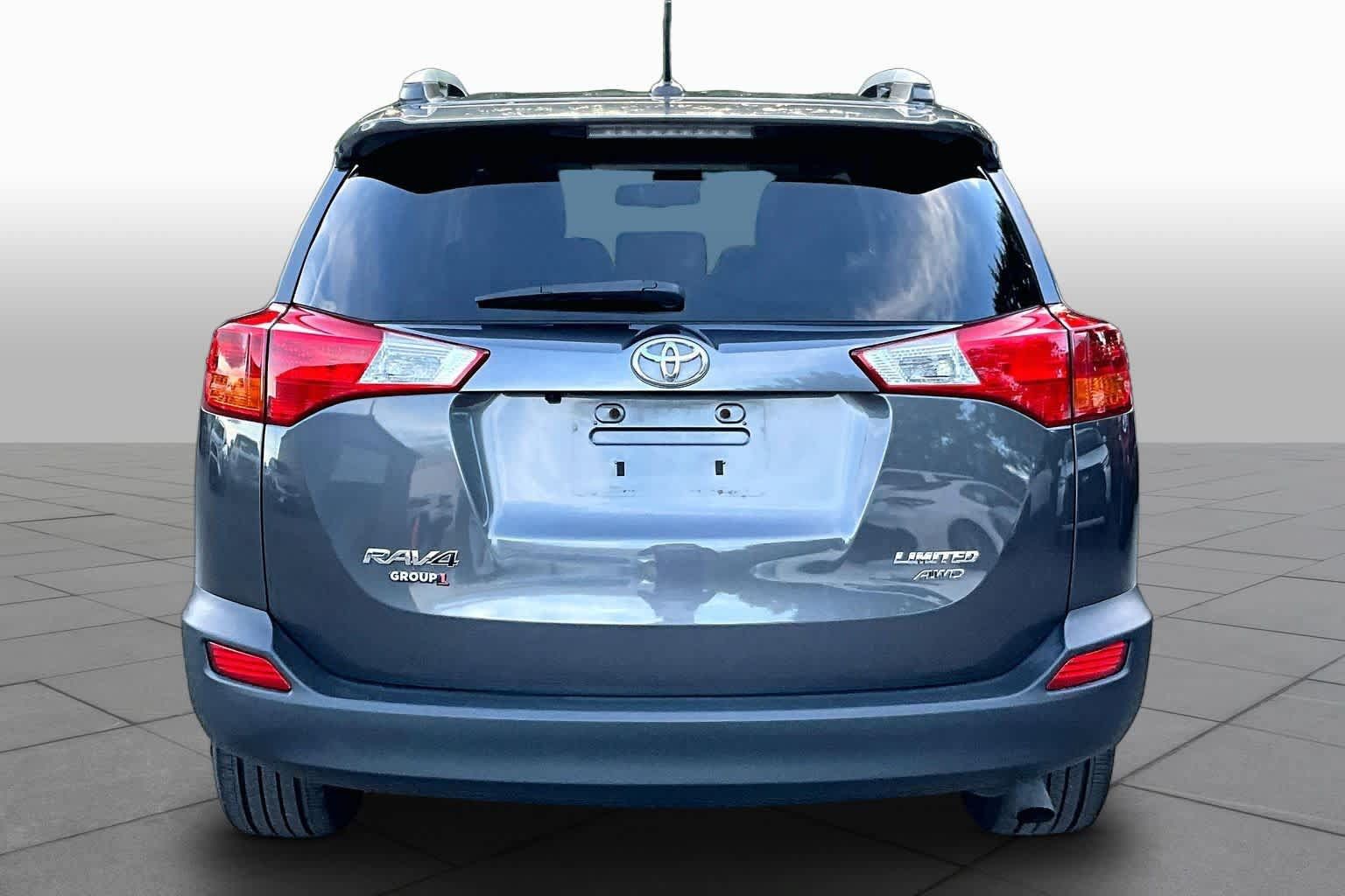Used 2015 Toyota RAV4 Limited w/ Technology Package AWD/4WD image 5