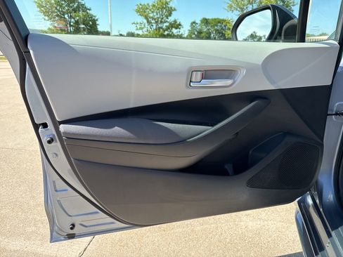 Used 2020 Toyota Corolla LE FWD image 17