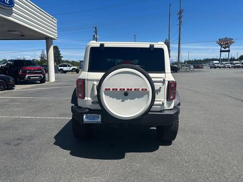 New 2026 Ford Bronco Outer Banks w/ Sasquatch Package AWD/4WD image 3