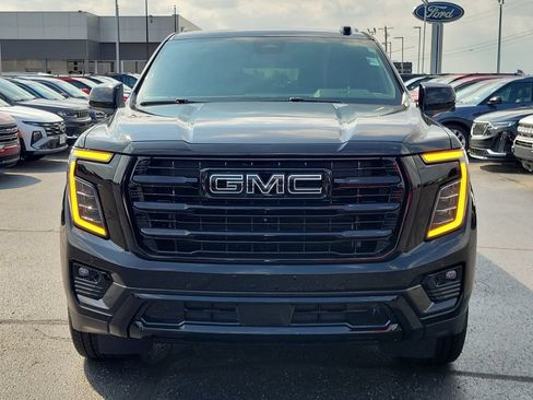Used 2025 GMC Yukon XL Elevation w/ LPO, Yukon Black Package AWD/4WD image 2