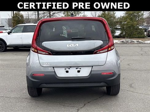 Certified 2022 Kia Soul LX image 3