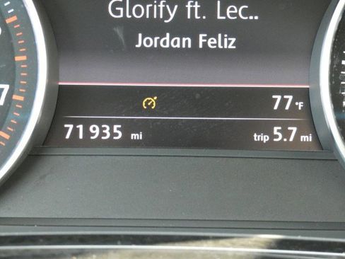 Used 2013 Volkswagen Touareg Sport image 7