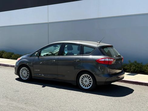 Used 2015 Ford C-MAX SE w/ Equipment Group 203A FWD image 4