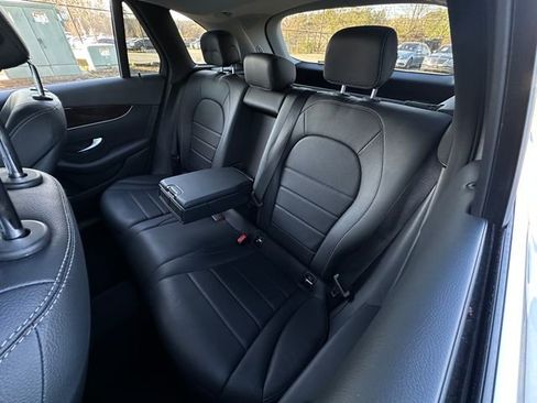 Used 2019 Mercedes-Benz GLC 300 image 24