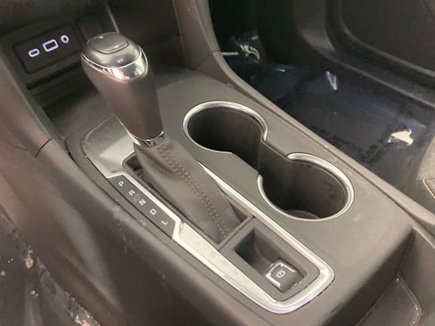 Used 2019 Chevrolet Equinox LT image 9