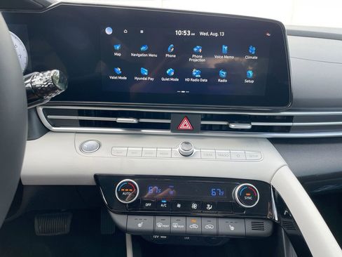 New 2025 Hyundai Elantra Limited image 46