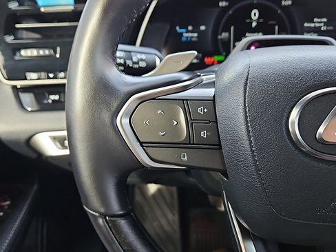 Used 2025 Lexus RX 450h Luxury w/ Convenience Package image 18