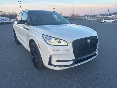 Certified 2023 Lincoln Corsair Reserve w/ Equipment Group 202A image 7