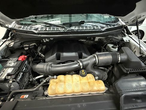 Used 2017 Ford F150 XLT w/ Equipment Group 302A Luxury AWD/4WD image 36