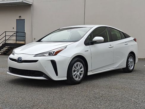 Used 2021 Toyota Prius LE image 8