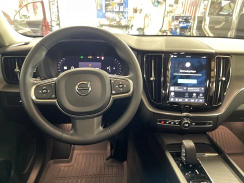 Certified 2024 Volvo XC60 B5 Core w/ Climate Package AWD/4WD image 18