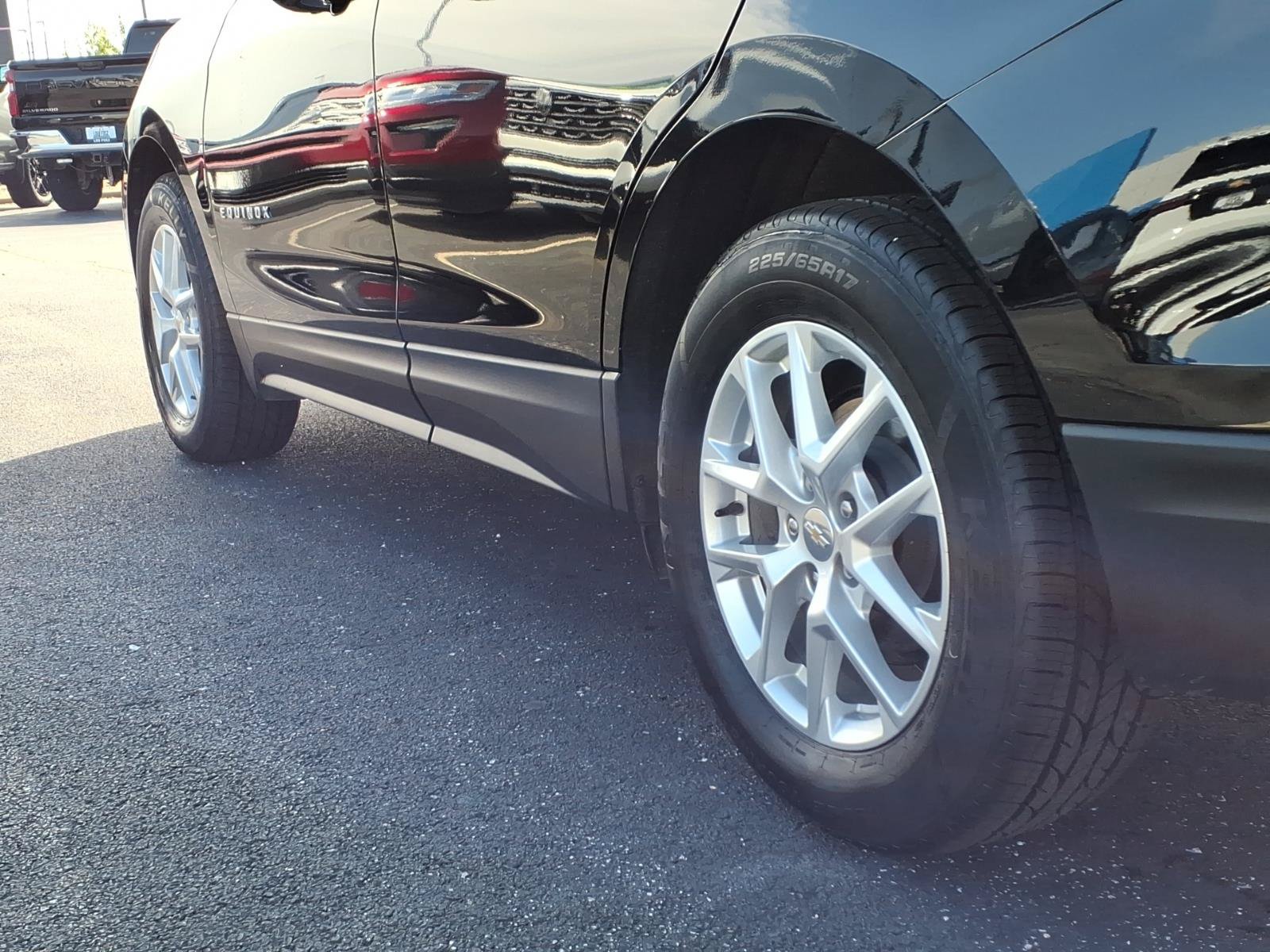 Used 2024 Chevrolet Equinox LT FWD image 34