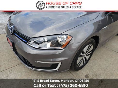 Used 2016 Volkswagen e-Golf SE image 5