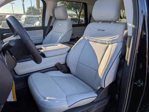 New 2025 Ford Expedition Max Platinum w/ Platinum Ultimate Package image 22