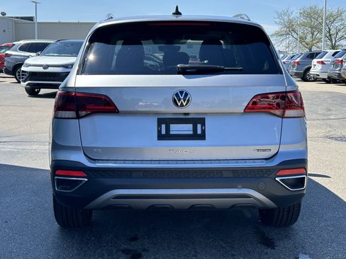 Certified 2023 Volkswagen Taos SE w/ Panoramic Sunroof Package image 6