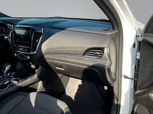Used 2023 Chevrolet Traverse LT FWD image 28