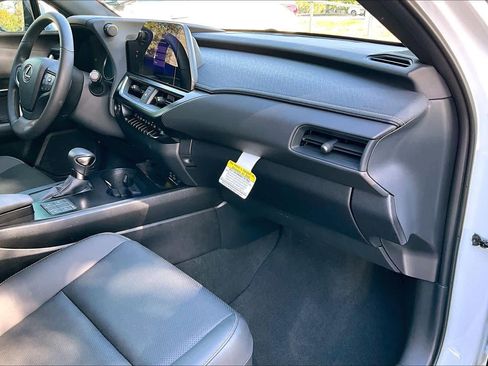 Used 2024 Lexus UX 250h F Sport image 18