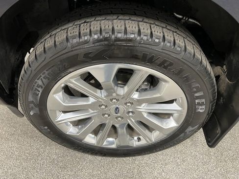 Used 2023 Ford F150 Limited image 11