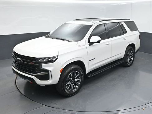 Used 2024 Chevrolet Tahoe Z71 w/ Luxury Package image 40