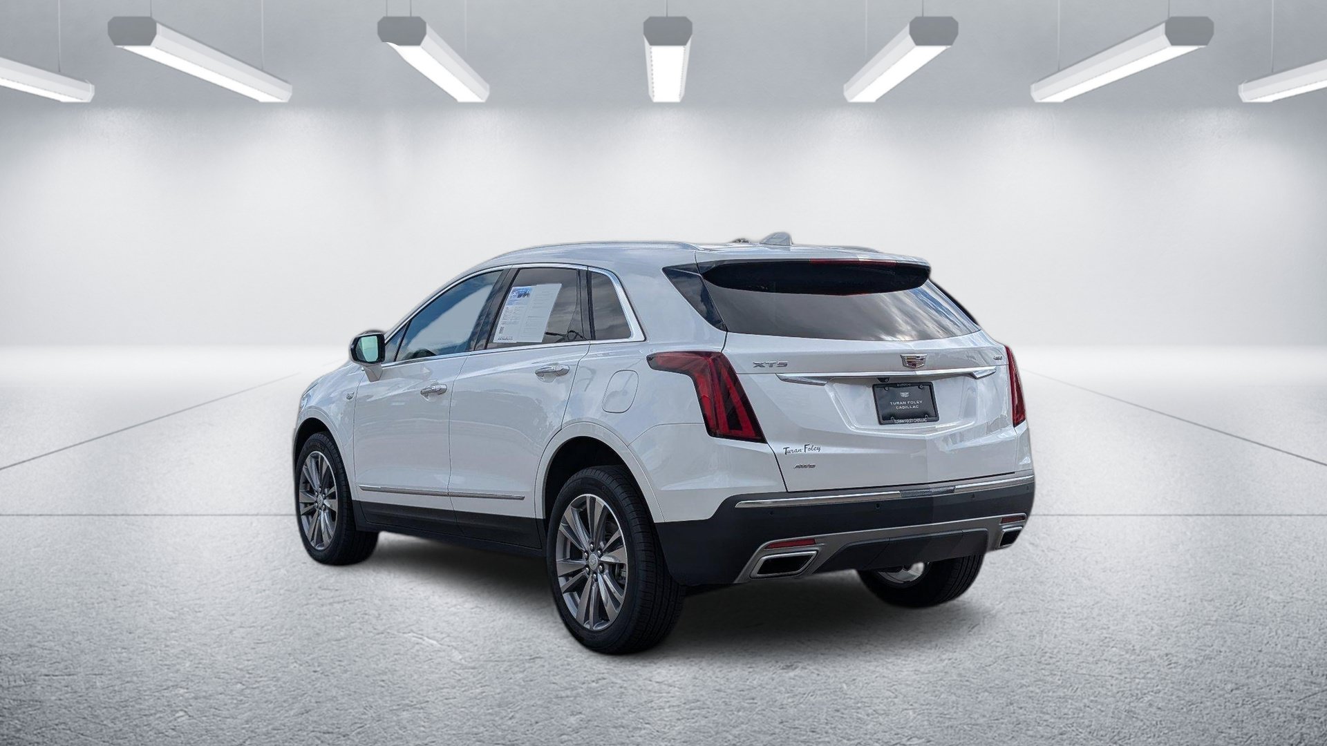 Certified 2025 Cadillac XT5 Premium Luxury AWD/4WD image 3