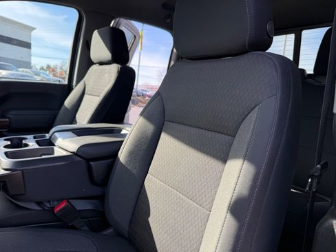 Used 2022 GMC Sierra 2500 SLE w/ SLE Value Package; image 16