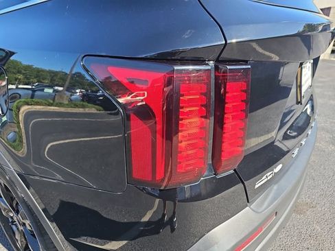 Used 2022 Kia Sorento LX FWD image 37