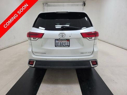 Used 2017 Toyota Highlander Limited w/ Carpet Mat Package AWD/4WD image 13