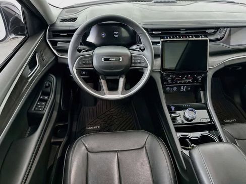 Used 2022 Jeep Grand Cherokee Limited 4xe w/ Luxury Tech Group II AWD/4WD image 10