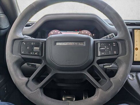 Used 2023 Land Rover Defender 90 V8 image 11