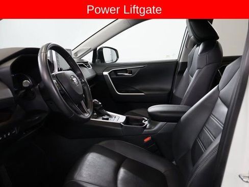 Used 2021 Toyota RAV4 Limited image 13