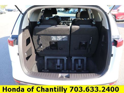 Used 2024 Kia Carnival LX FWD image 26
