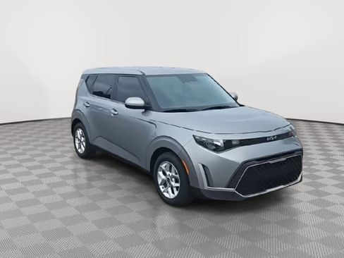 Used 2023 Kia Soul S FWD image 3