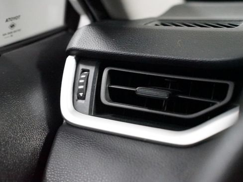 Used 2021 Toyota RAV4 LE FWD image 22