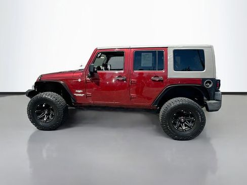 Used 2010 Jeep Wrangler Unlimited Sahara image 9
