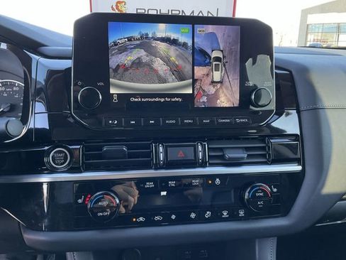 Used 2024 Nissan Pathfinder SL image 15