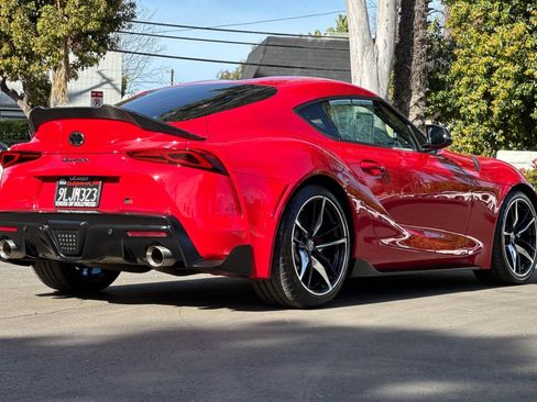 Used 2022 Toyota Supra Premium w/ Driver Assist Package image 4