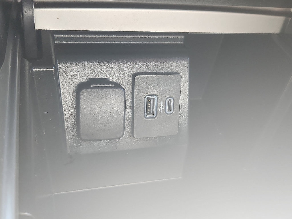 Used 2021 Ford Explorer XLT AWD/4WD image 21