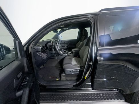 Used 2025 Toyota 4Runner TRD Off-Road image 13