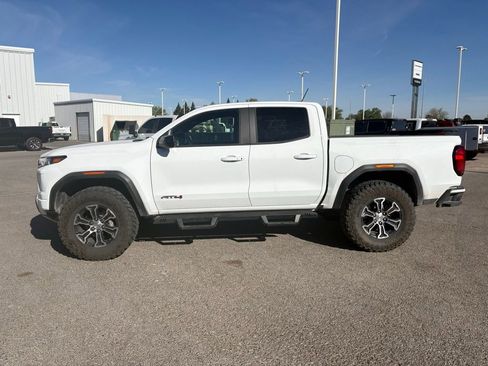 Used 2025 GMC Canyon AT4 image 2