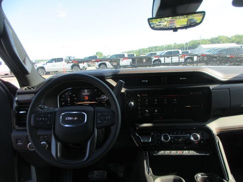 New 2026 GMC Sierra 2500 AT4 w/ AT4 Premium Plus Package AWD/4WD image 17