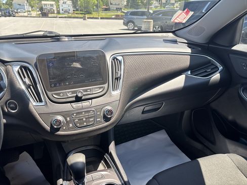 Used 2021 Chevrolet Malibu LT FWD image 22