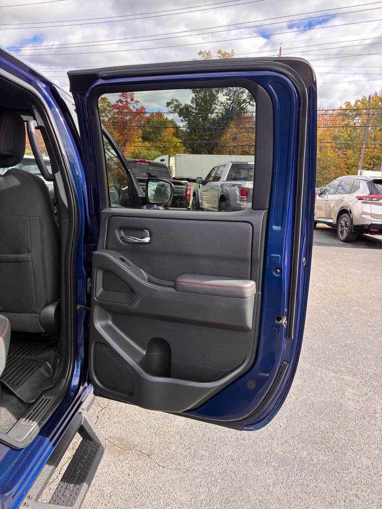 Used 2023 Nissan Frontier PRO-4X w/ Pro Convenience Package AWD/4WD image 23