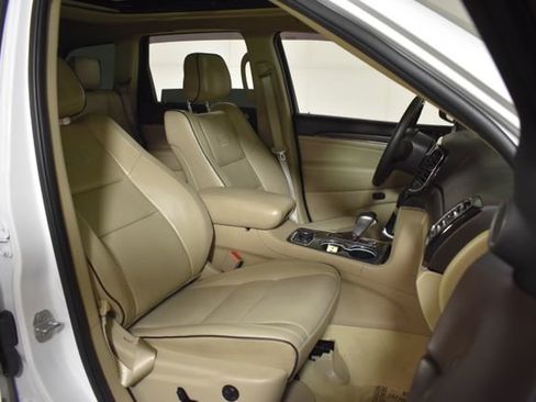 Used 2021 Jeep Grand Cherokee Overland image 38