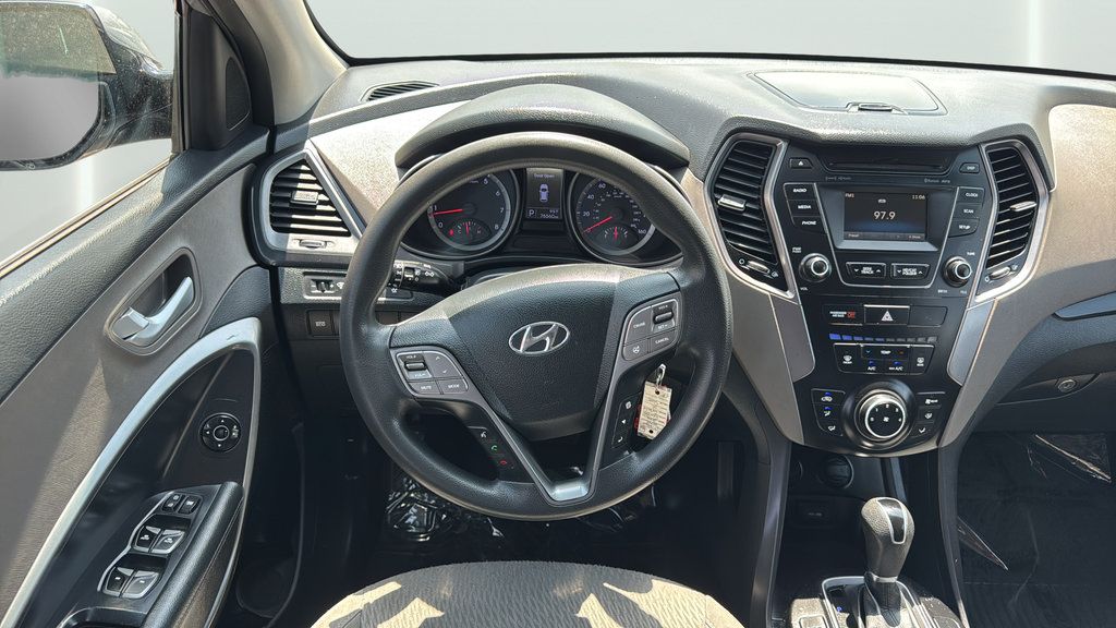 Used 2016 Hyundai Santa Fe SE AWD/4WD image 16