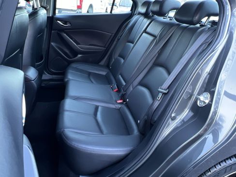 Used 2018 MAZDA MAZDA3 Touring image 23