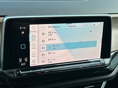 New 2026 Volkswagen Atlas SE FWD image 17