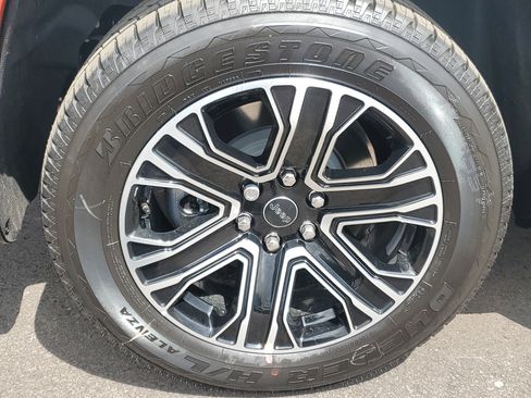 New 2026 Jeep Grand Wagoneer 2WD image 5